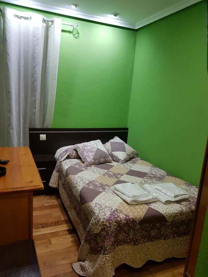 Hostal Los Nogales Cangas De Narcea Exterior foto